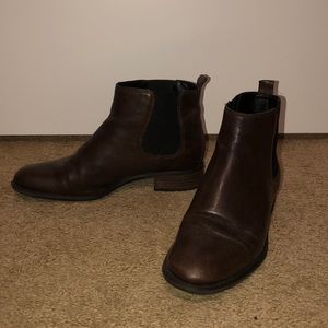 NINE WEST SIZE 8 CHELSEA BOOTS